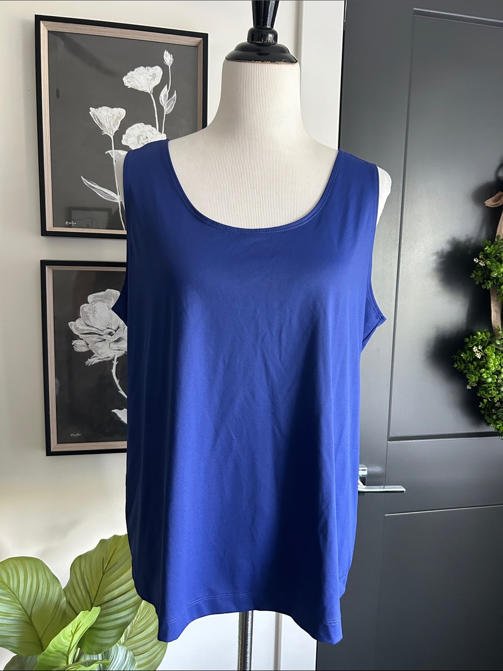 🆕 3 XL Classic Scoop Neck microfiber stretchy Tank Top - Royal Blue